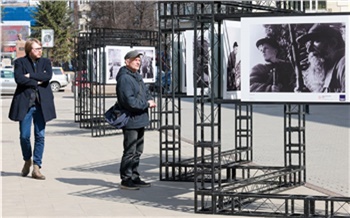 В Красноярске открыли фотовыставку к 79-й годовщине Великой Победы