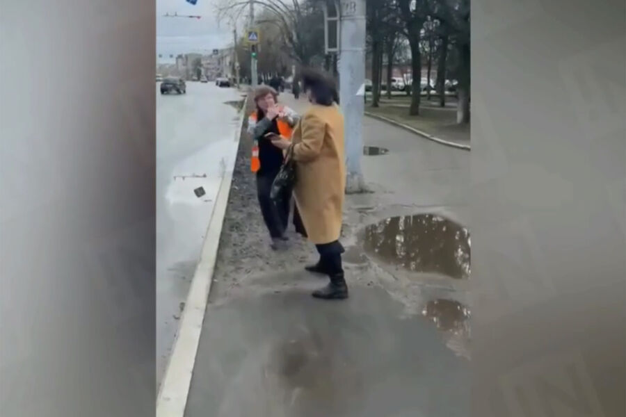 Появилось видео, как в Иванове пассажирка избила водительницу троллейбуса